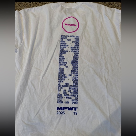 Tate McRae official tour merch tee size L - Picture 3 of 3